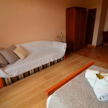 Baronka Bed & Breakfast & Bistrot Betliar ภายนอก รูปภาพ