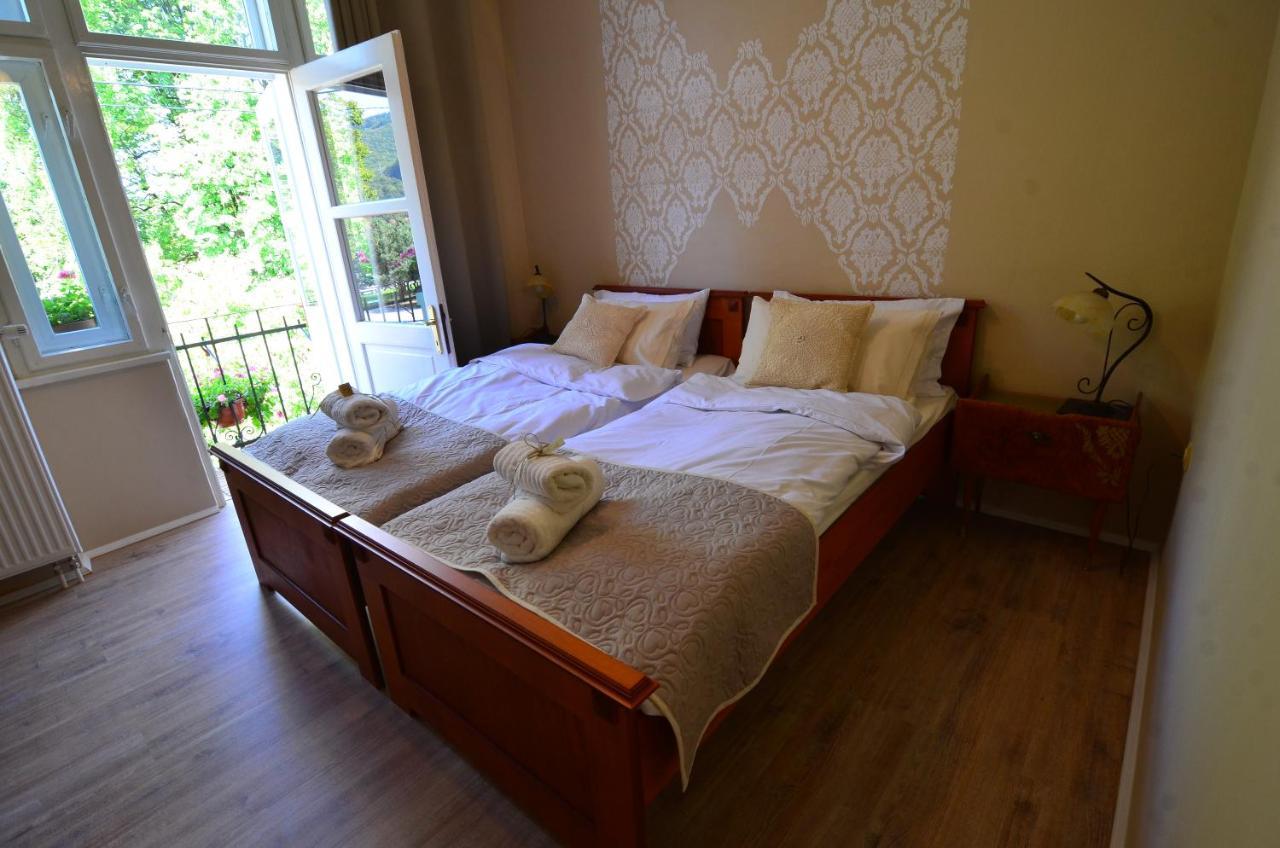 Baronka Bed & Breakfast & Bistrot Betliar ภายนอก รูปภาพ