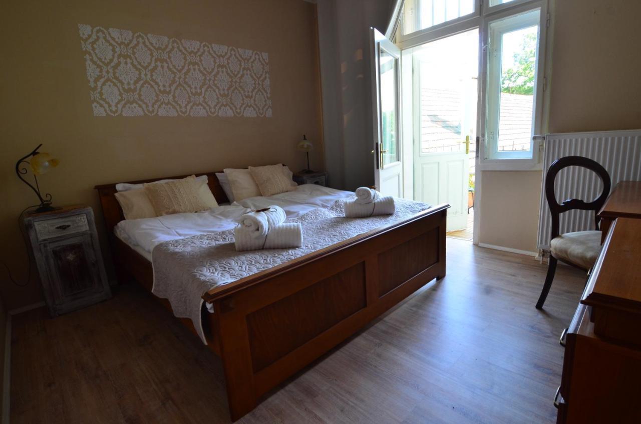 Baronka Bed & Breakfast & Bistrot Betliar ภายนอก รูปภาพ