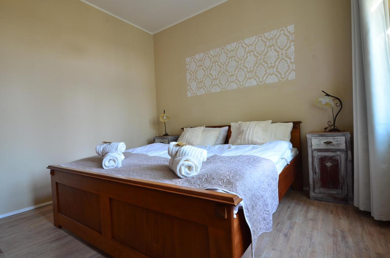 Baronka Bed & Breakfast & Bistrot Betliar ภายนอก รูปภาพ