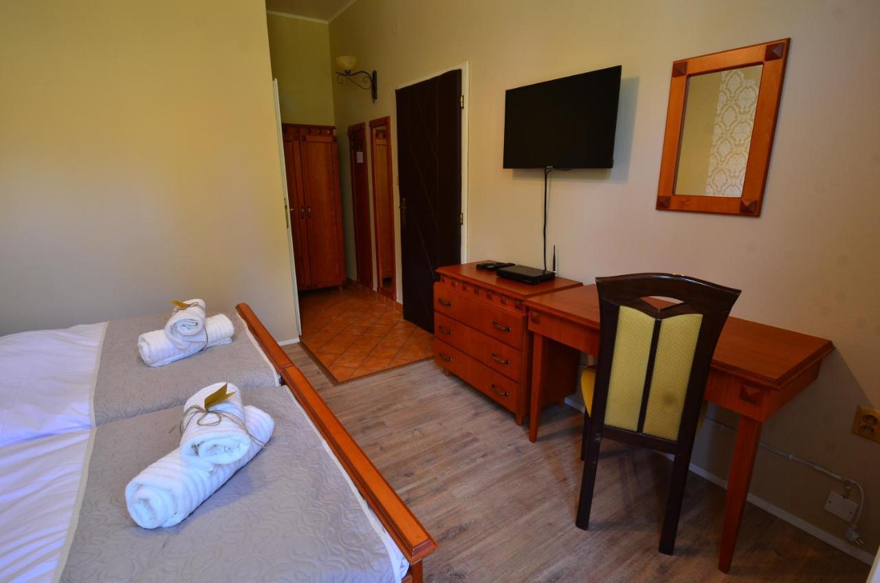 Baronka Bed & Breakfast & Bistrot Betliar ภายนอก รูปภาพ